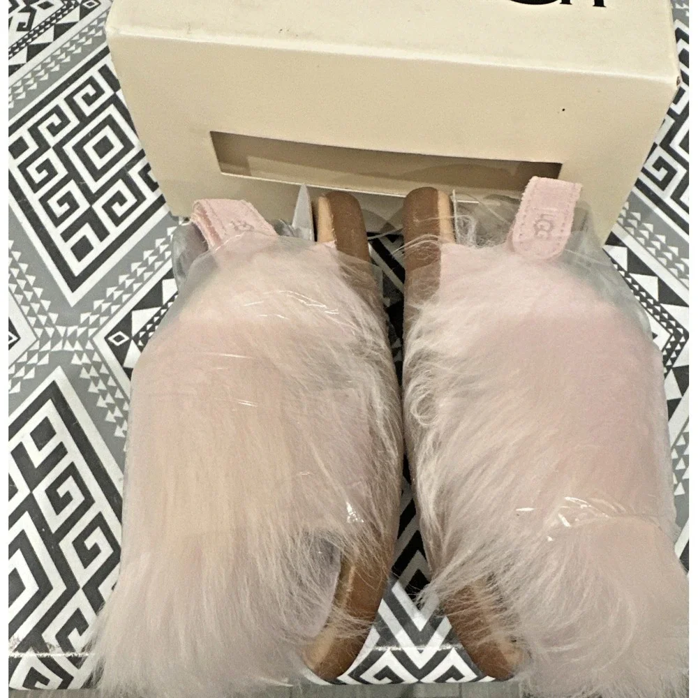 UGG‎ Baby Size 4/5 Holly Fuzzy Sling Back Lamb Fur Sandals Seashell Pink